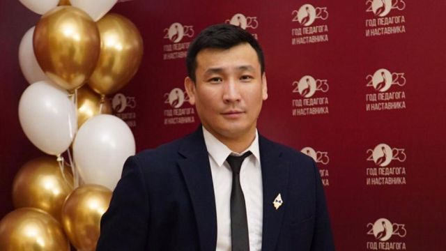 Председатель Ассоциации молодых педагогов Якутии Максим Спиридонов поделился своими впечатлениями о Прямой линии Президента России. 