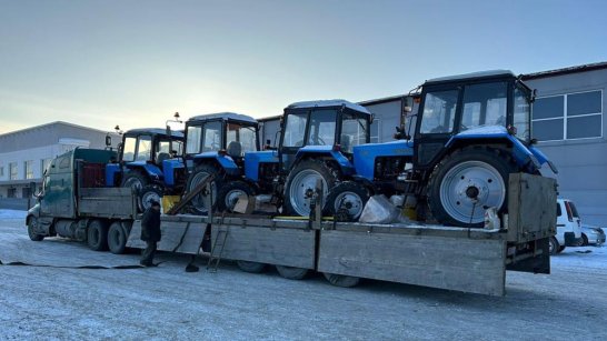 Новые тракторы для крестьянских хозяйств прибыли в Ленский район