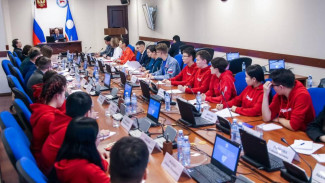 Айсен Николаев провёл заседание Координационного совета регионального отделения "Движение Первых"