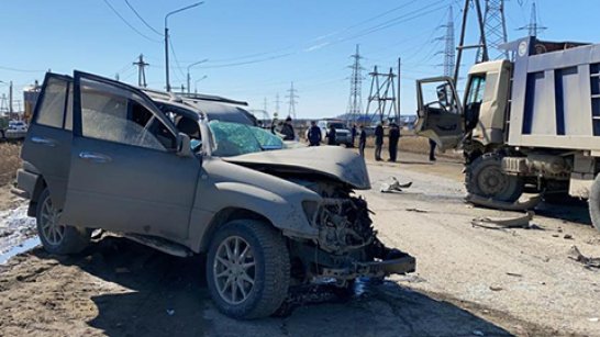 В г.Якутске произошло столкновение трех автомашин