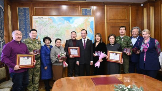 Якутские врачи, работавшие в военных госпиталях страны, получили награды