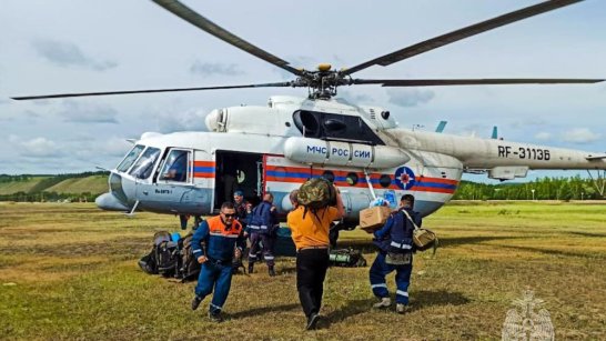В Усть-Майский район Якутии вылетели спасатели МЧС России на защиту села Тумул