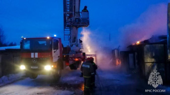 В Якутске при пожаре элеваторного узла пострадали два человека