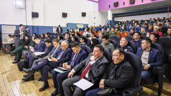 В селе Хатассы прошел отчет Правительства Якутии по итогам работы за 2023 год