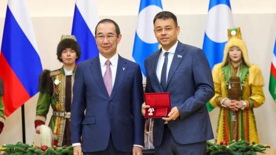 Главный врач республиканской офтальмологической клинической больницы Иван Луцкан награжден Орденом Пирогова