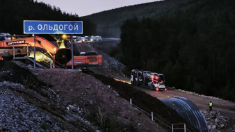 Открыт проезд для большегрузов на трассе "Лена" по временной дороге