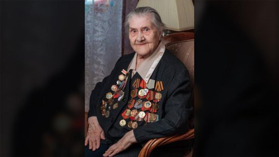 Айсен Николаев выразил соболезнования в связи с кончиной ветерана войны Валентины Ефремовой