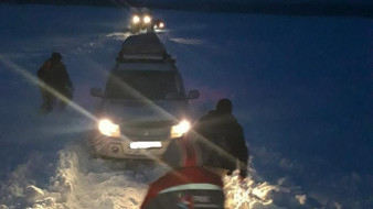 В Кобяйском улусе спасатели эвакуировали трех рыбаков 