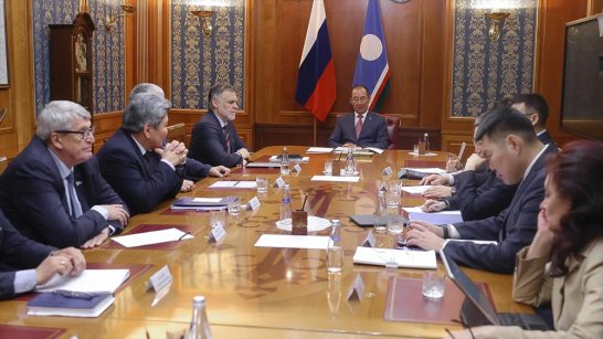 Глава Якутии провёл рабочую встречу с руководством Ил Тумэн по формированию бюджета
