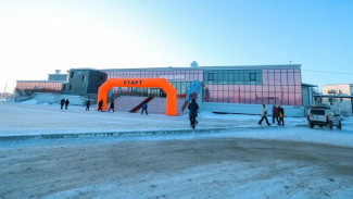 Более 100 воспитанников спортшколы занимаются в новом крытом катке Якутска