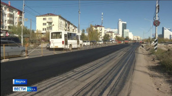 В Якутске дорожники приступили к укладке второго слоя покрытия на улице Хабарова