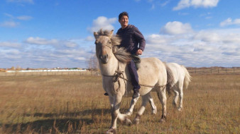 В Санкт-Петербурге открывается фотовыставка о конном переходе Дугуйдана Винокурова
