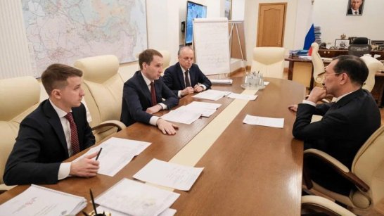 Глава Якутии провел рабочую встречу с главой Минприроды РФ Александром Козловым
