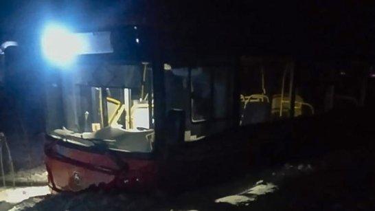 Маршрутный автобус №104 совершил съезд в районе Тулагино-Кильдямцев