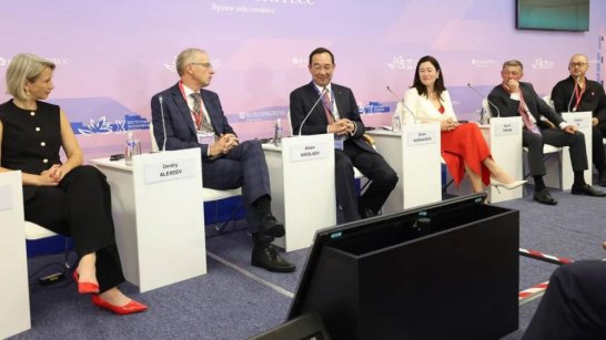 ВЭФ-2025: Айсен Николаев представил опыт Якутии на сессии "Креативная экономика: новая модель роста для Дальнего Востока"