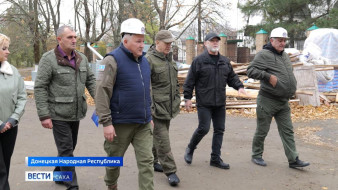 Юрий Трутнев проверил проверил ход восстановления подшефного Якутии города Докучаевск