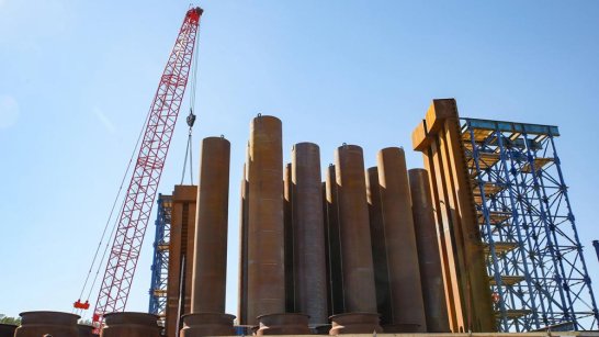 Сборка первого коффердама для строительства Ленского моста завершится в середине июля