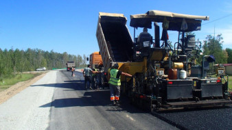 В Мегино-Кангаласском районе продолжаются работы по капитальному ремонту дороги "Мюрю"
