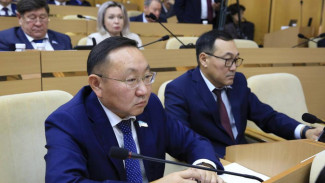 Алексей Колодезников разъяснил поправки в Конституцию республики в сфере образования и местного самоуправления