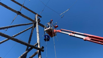 В Амгинском районе энергетики ведут работы по восстановлению электроснабжения