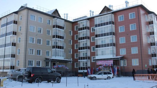 В Чурапчинском районе в новые квартиры из аварийного жилья переехали 53 семьи