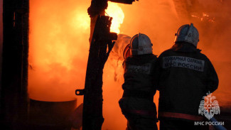 В Вилюйском районе Якутии сгорел частный дом и автомобиль