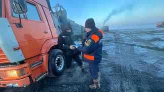 Спасатели Якутии проводят профилактические мероприятия в рамках акции "Безопасный лед"