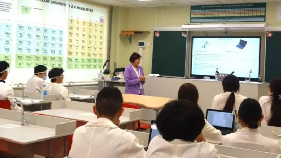 Айсен Николаев: Оптимизация в системе образования не должна быть проведена в ущерб учебного процесса