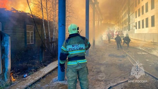 В Якутске при пожаре в доме на улице Притузова погибла женщина