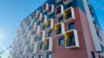 Дмитрий Садовников проверил строительство социальных объектов в посёлке Жатай