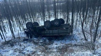 В Оймяконском районе в результате ДТП погиб водитель грузовика
