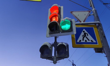 В Якутске ввели новый пешеходный режим работы светофоров на четырёх перекрёстках