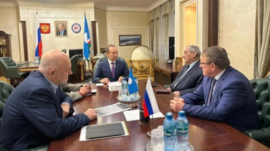 Айсен Николаев и Вячеслав Штыров обсудили ключевые направления развития энергетики