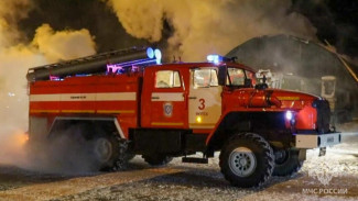 При пожаре в кооперативных гаражах Якутска погиб мужчина
