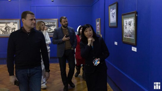 Максим Орешкин и Алексей Чекунков посетили Национальный художественный музей Якутии