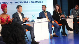 Айсен Николаев поделился опытом Якутии на пленарной сессии форума креативных индустрий