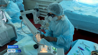 Офтальмологи Якутии помогают жителям ДНР восстановить зрение