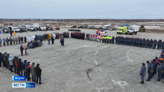 В Якутске состоялся смотр готовности сил и средств спасательных служб для решения задач в области гражданской обороны