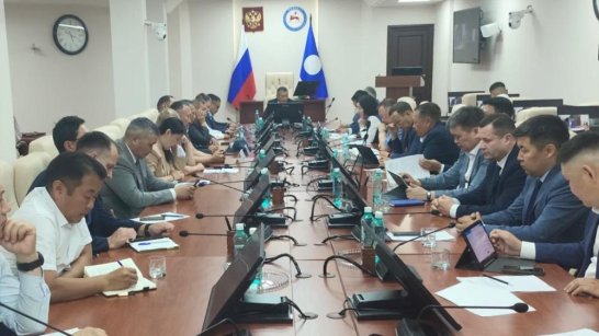 В Якутии обсудили поддержку участников СВО и восстановительные работы в ДНР