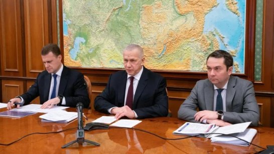 Юрий Трутнев поручил представить идеи по развитию Трансарктического транспортного коридора