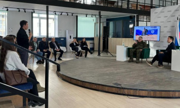 Генерал-лейтенант Роман Греков провёл беседу со студентами СВФУ