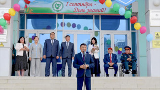 Коллектив АГАТУ с Днём знаний поздравил Сергей Местников
