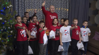 Подарить новогодний праздник: активисты народного фронта навестили своих подопечных в преддверии Нового года