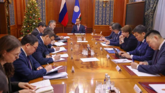 Глава Якутии распорядился усилить работу всех служб в период новогодних праздников