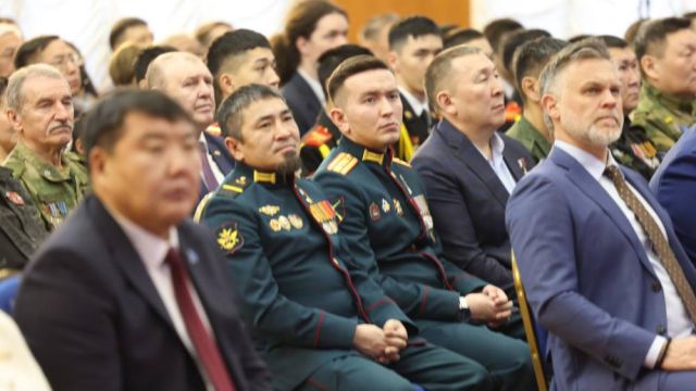 Кадровую программу "Время героев" запустят в Якутии