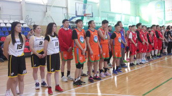 В Якутске стартовал республиканский чемпионат по баскетболу