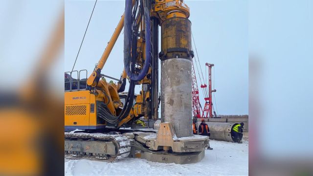 Строители Ленского моста приступили к буровым работам на правом берегу реки Лена