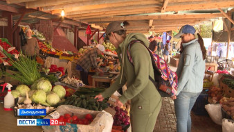 Дьокуускайга Сайсары ырыынагар бэйэ оҕуруот аһа ситэн атыыга таҕыста