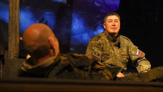 В Якутске ветеранам СВО и волонтерам представили спектакль "СВОя война"