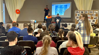 Сотрудники МЧС и волонтеры провели в школах Нерюнгри уроки безопасности